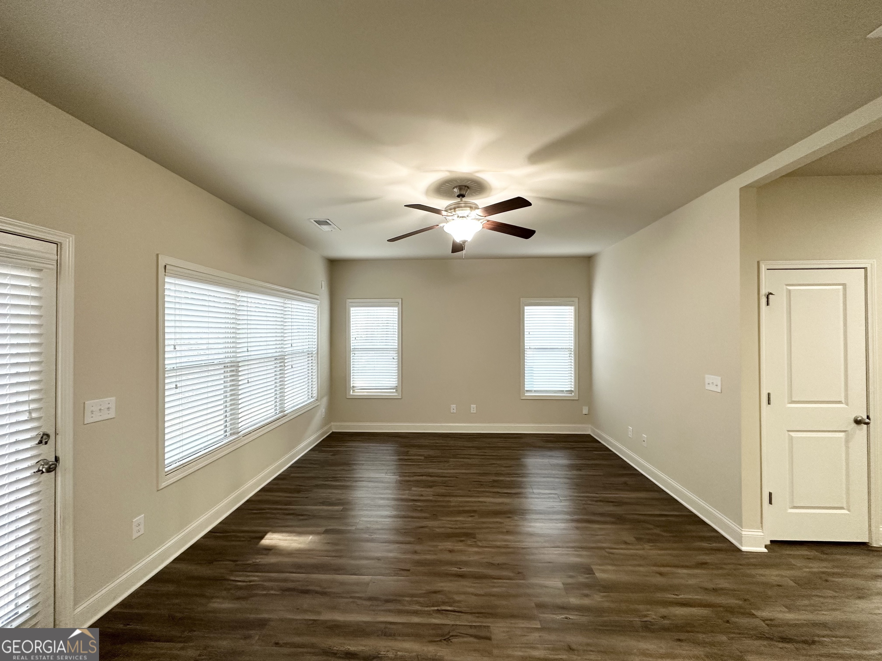 384 Dublin Way Property Photo 11