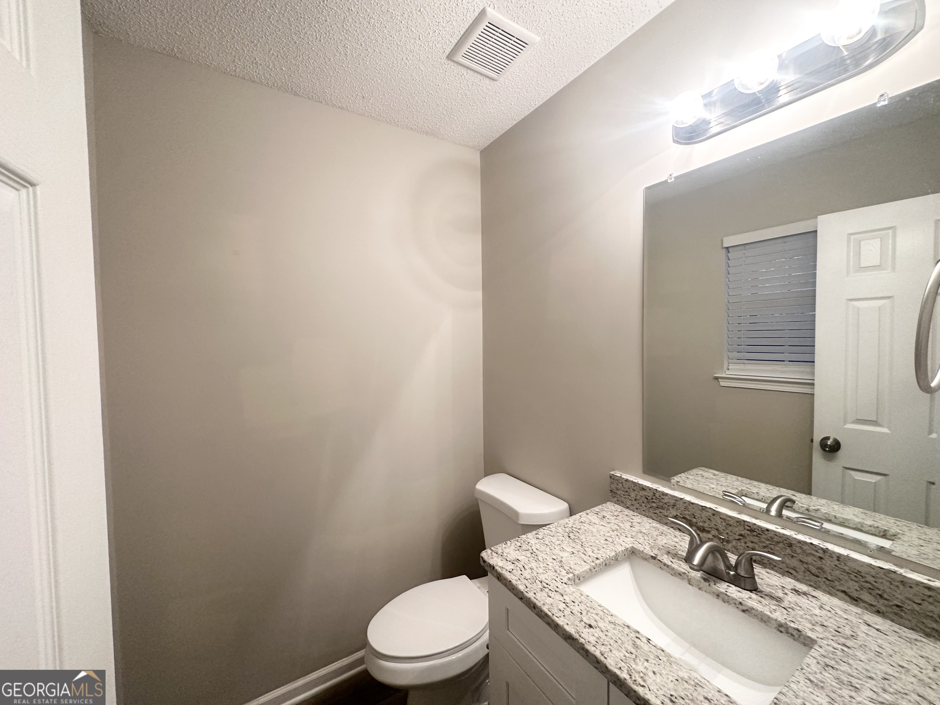 2940 Highland Hill Parkway Property Photo 3