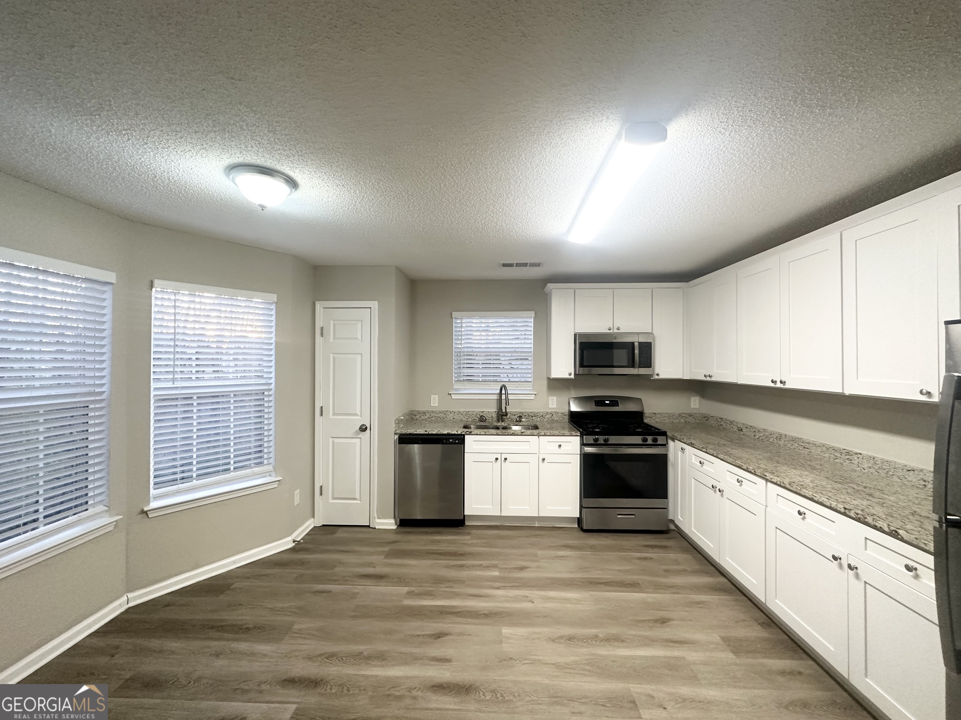 2940 Highland Hill Parkway Property Photo 6