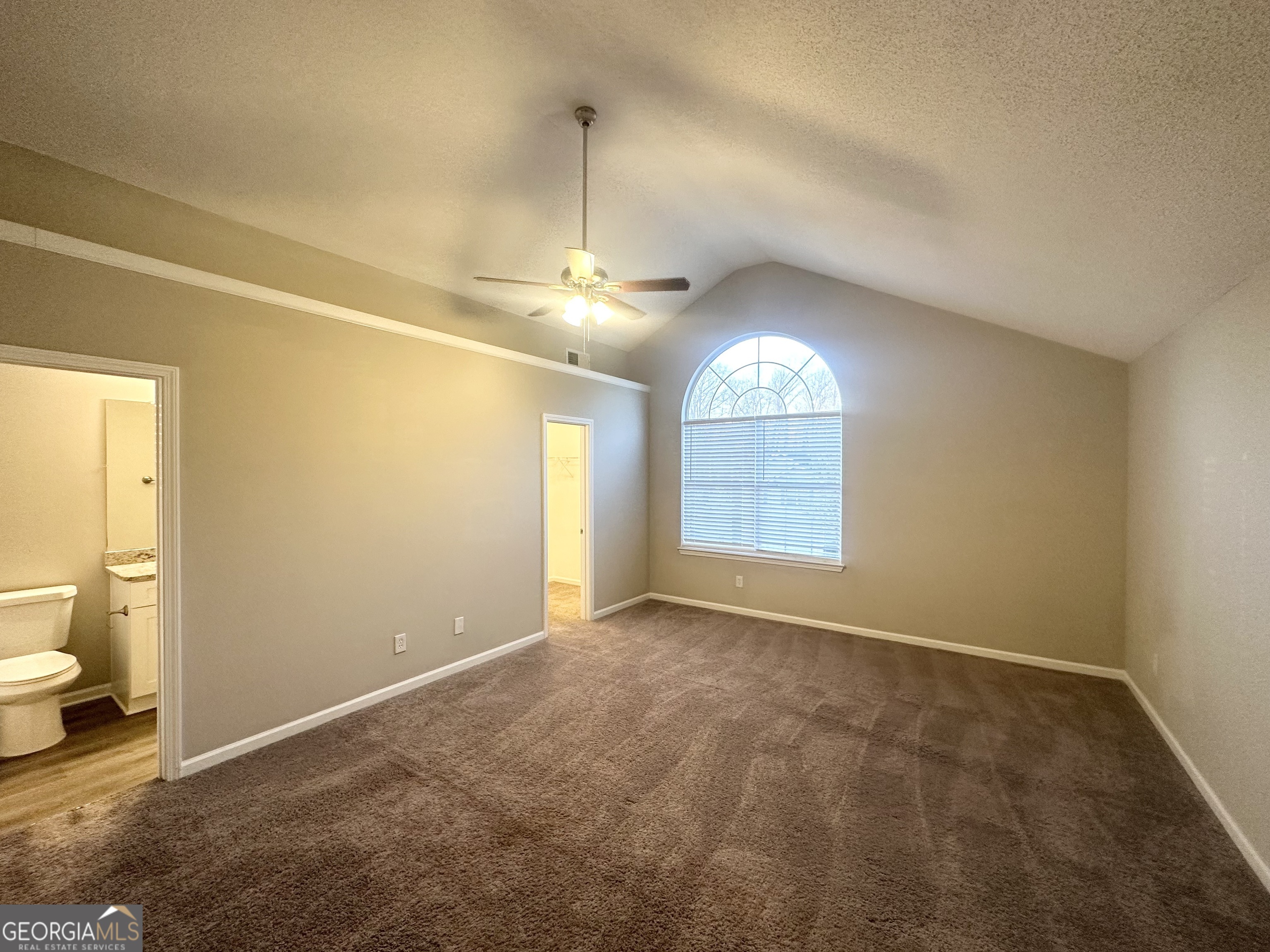 2940 Highland Hill Parkway Property Photo 9