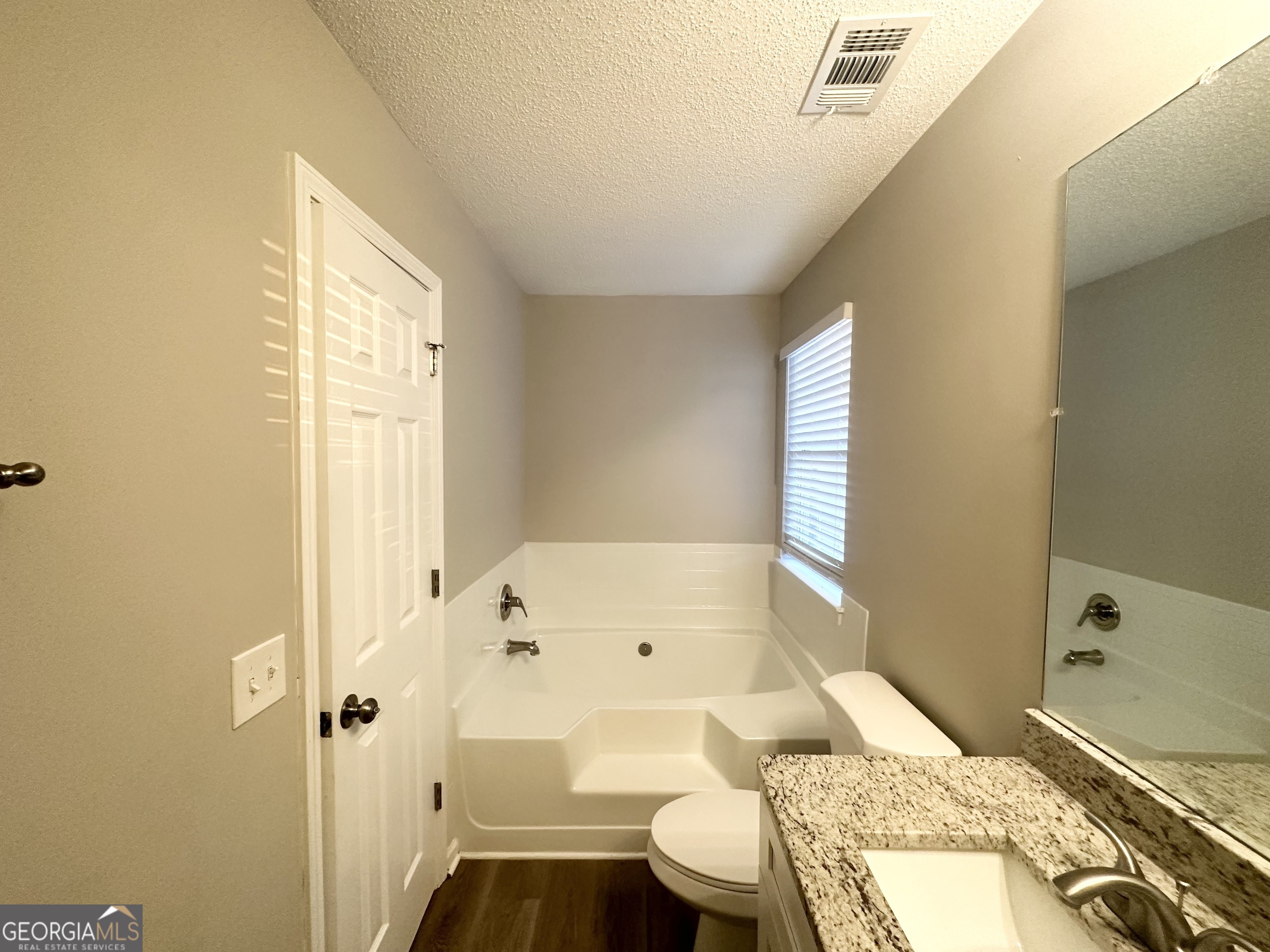 2940 Highland Hill Parkway Property Photo 12