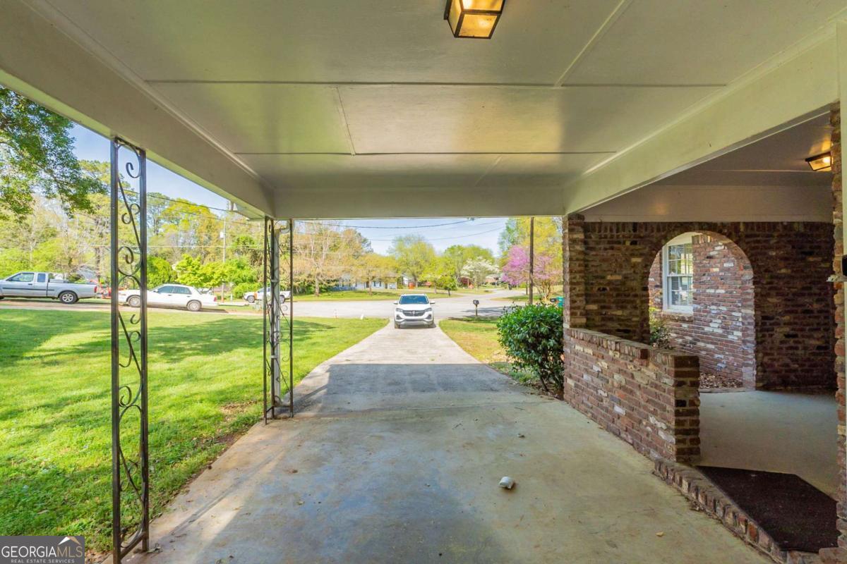 2877 Kensington Way Property Photo 2