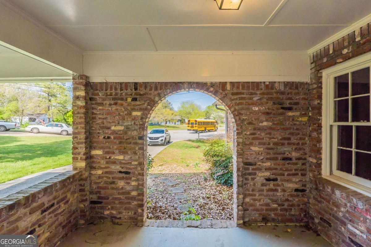 2877 Kensington Way Property Photo 3