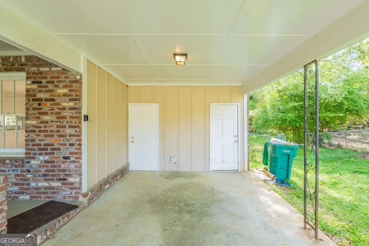 2877 Kensington Way Property Photo 4