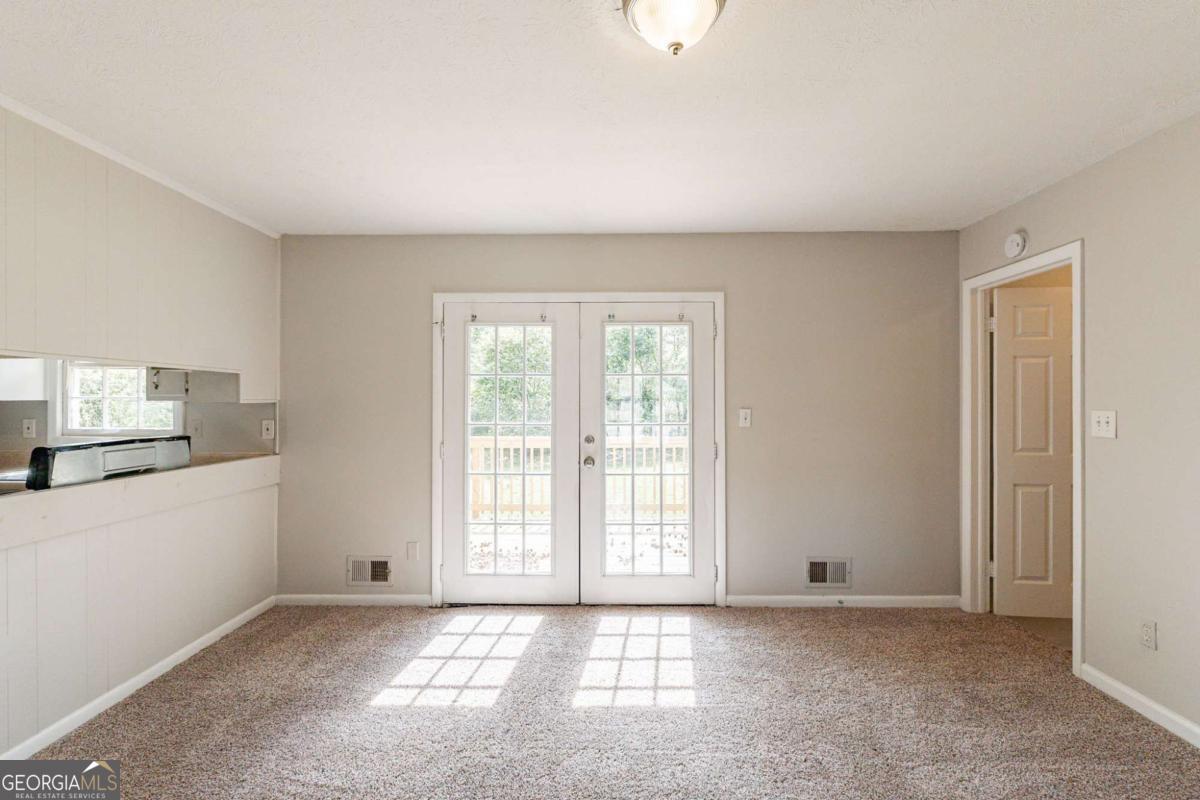 2877 Kensington Way Property Photo 10