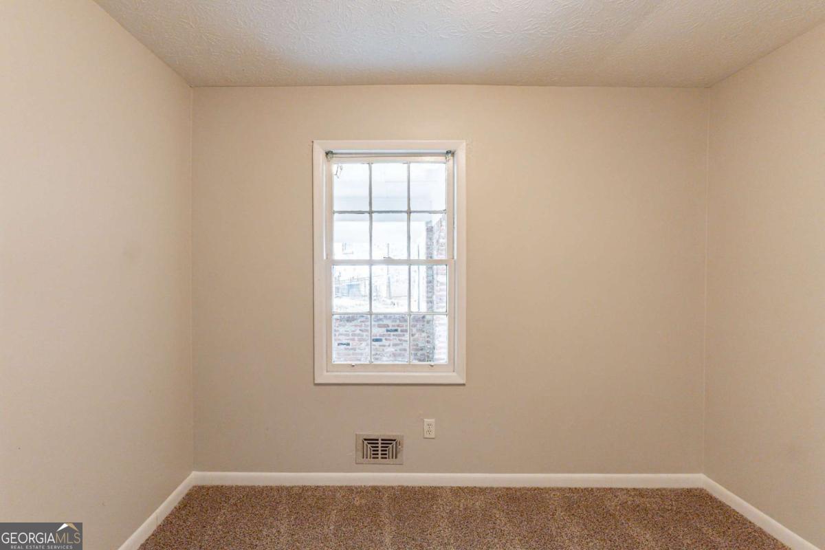 2877 Kensington Way Property Photo 16