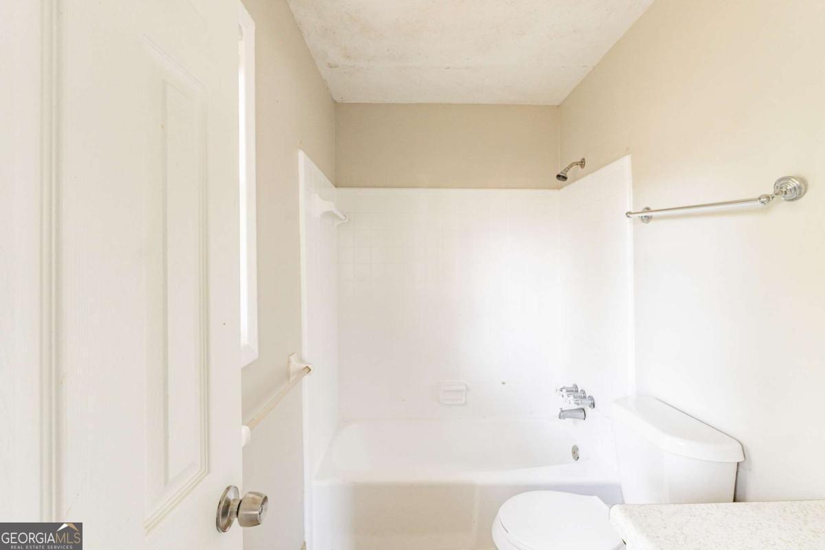 2877 Kensington Way Property Photo 20