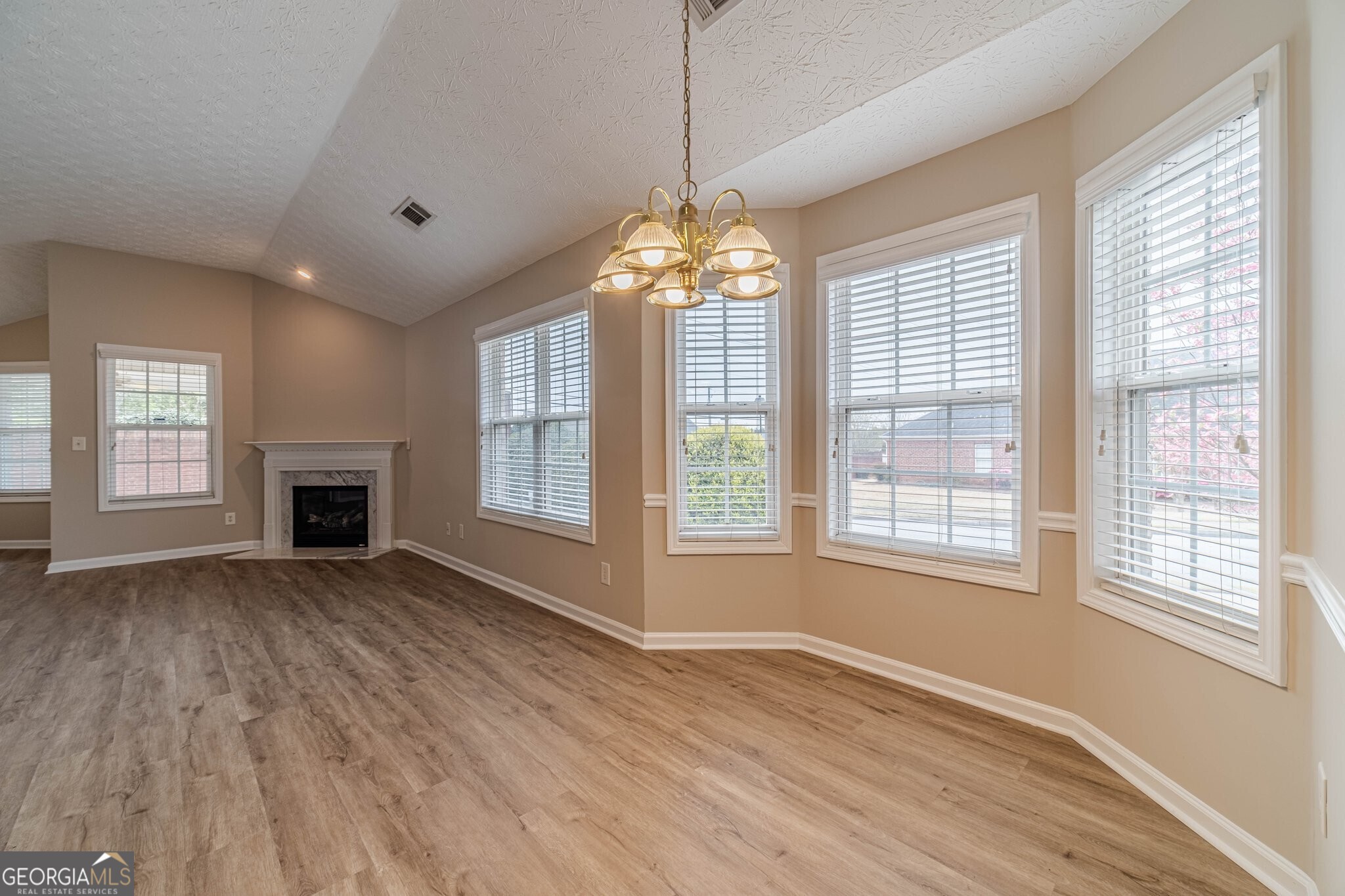 1170 Livery Circle Property Photo 14