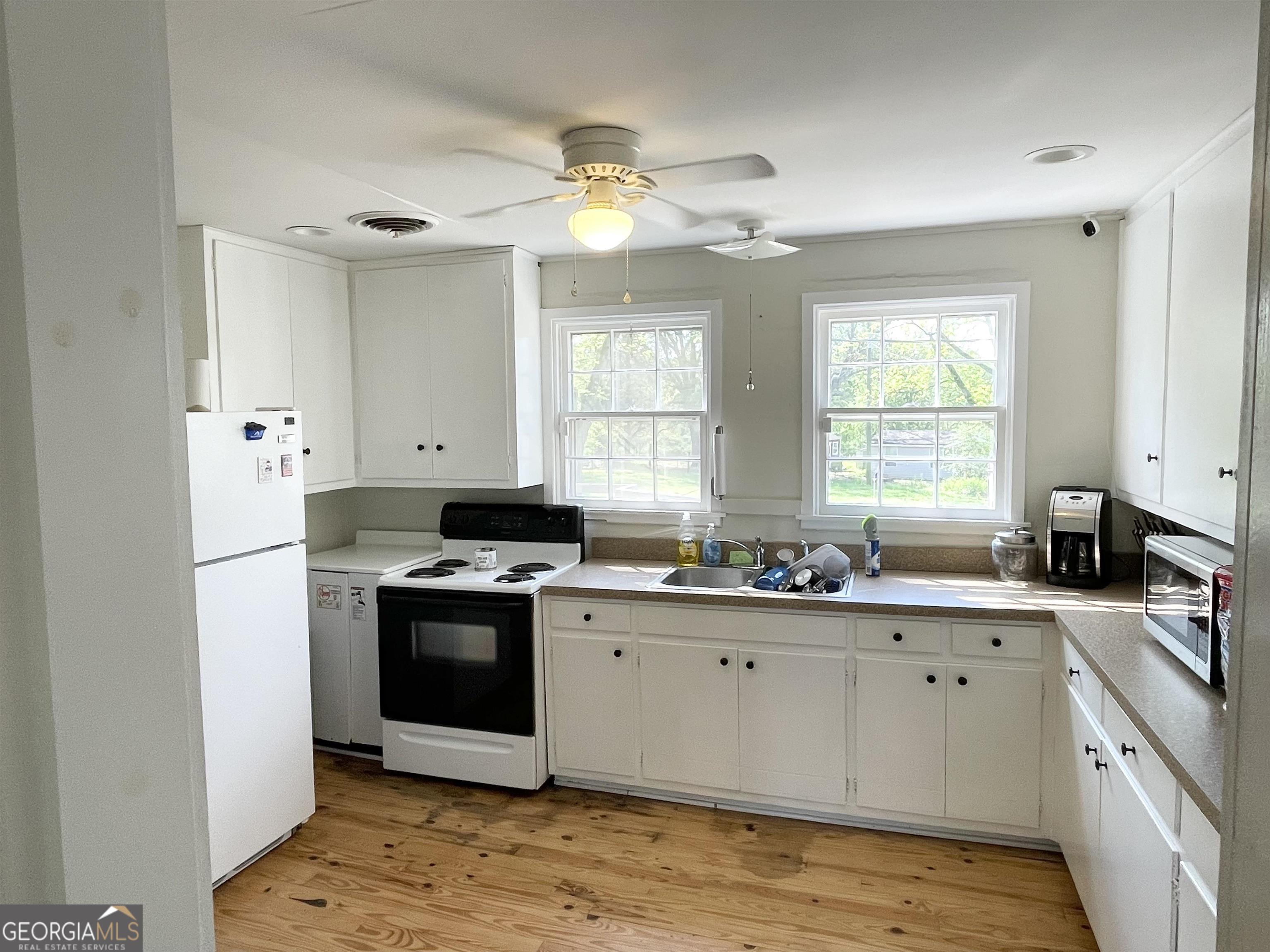 689 Jackson Street Property Photo 10