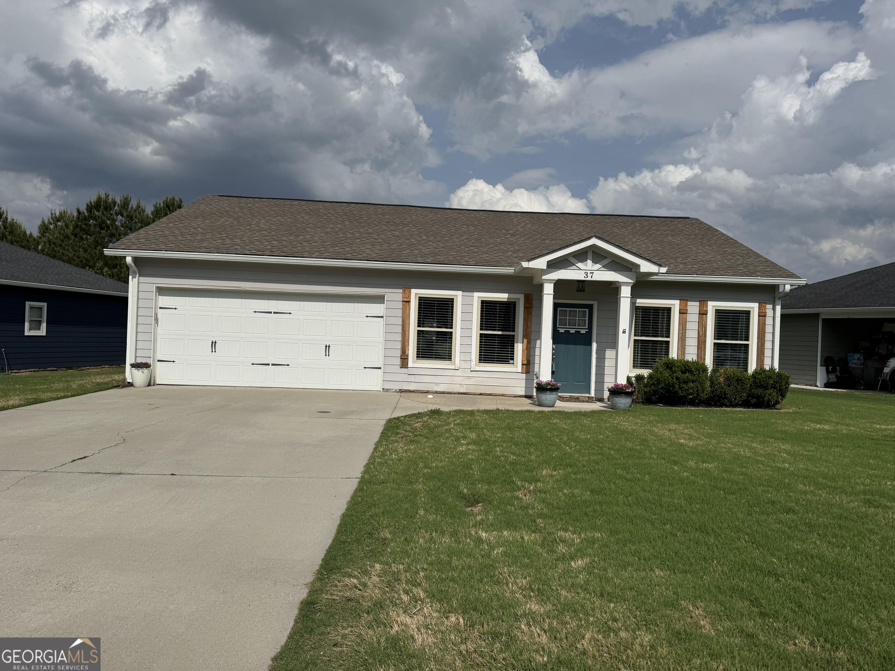 37 Willowrun Drive Sw Property Photo 1