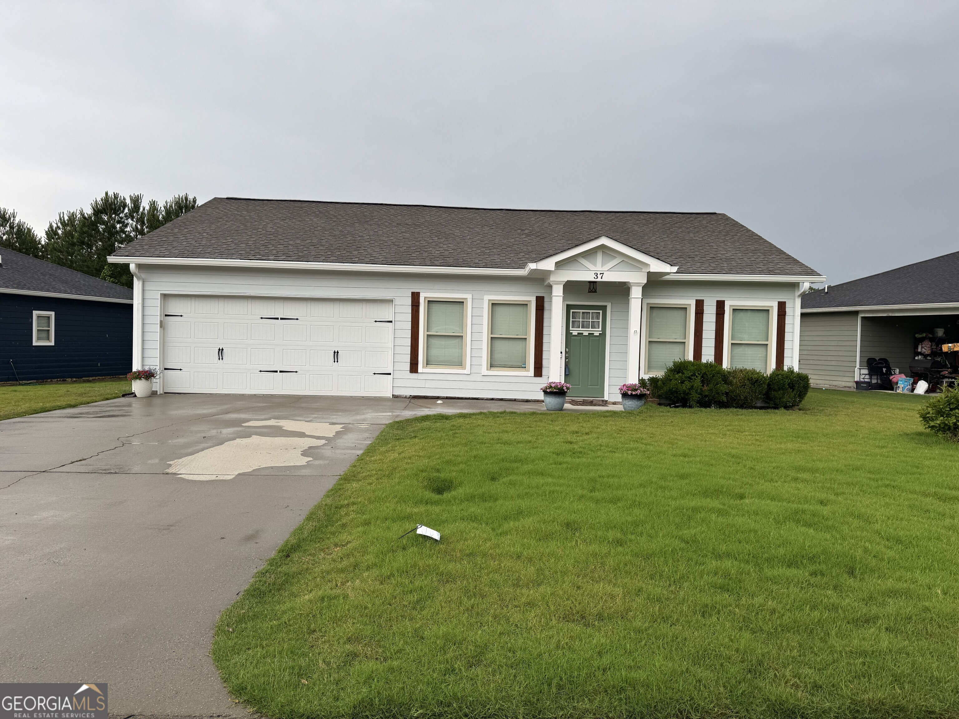 37 Willowrun Drive Sw Property Photo 2