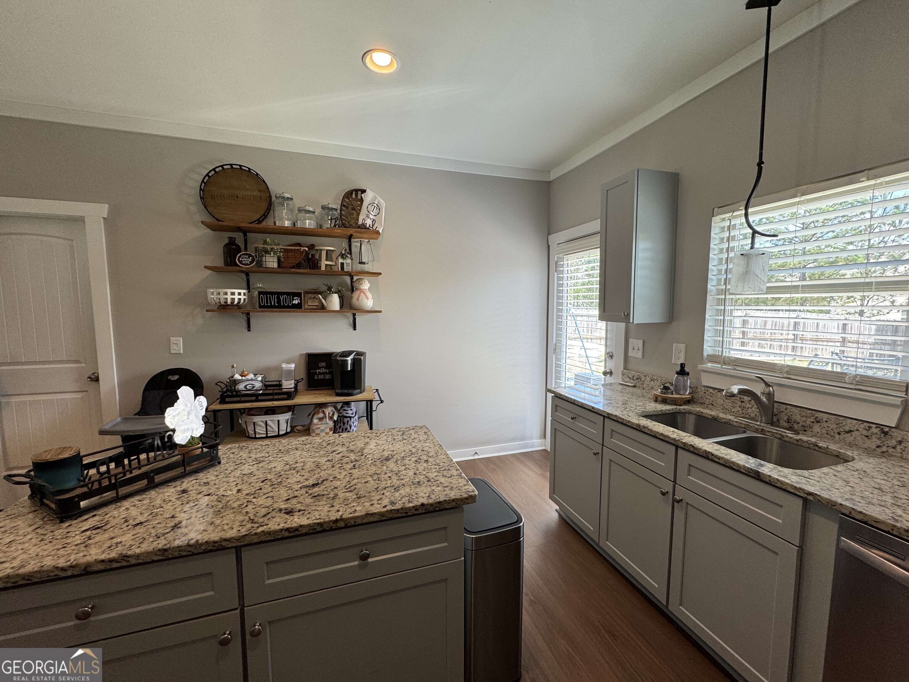 37 Willowrun Drive Sw Property Photo 14