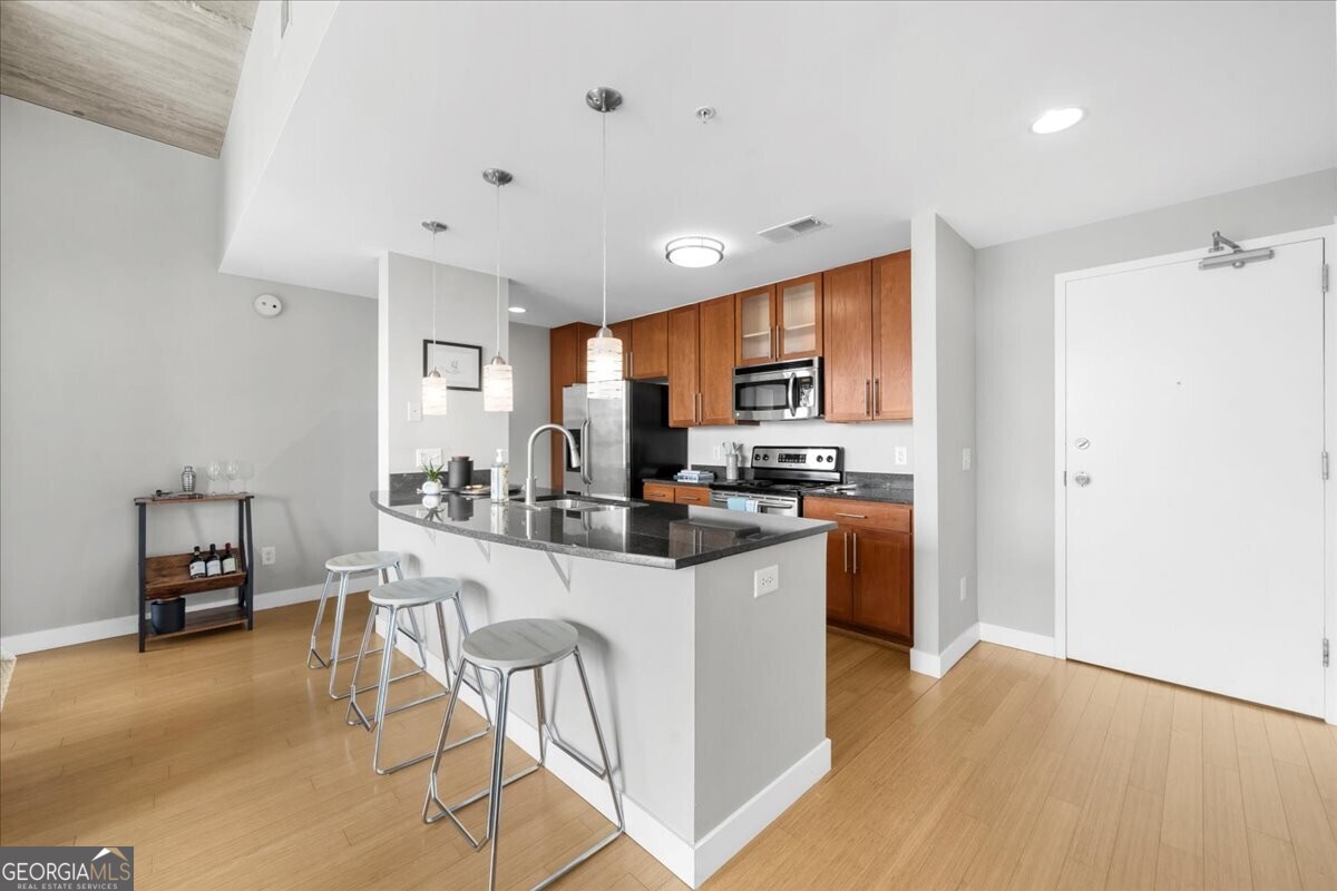 563 Memorial Drive Se # 504 Property Photo 15