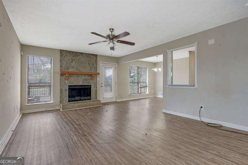 585 Lake Drive Property Photo 3