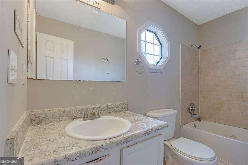 585 Lake Drive Property Photo 13