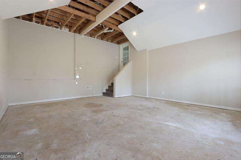 585 Lake Drive Property Photo 16