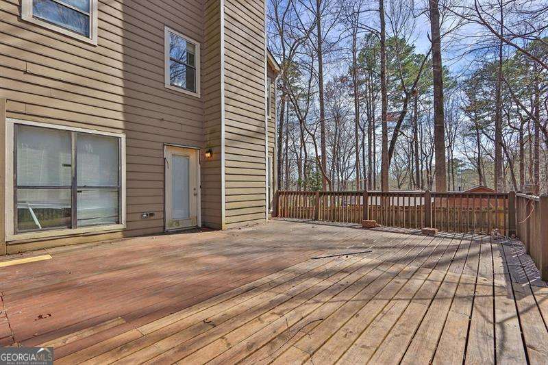 585 Lake Drive Property Photo 18