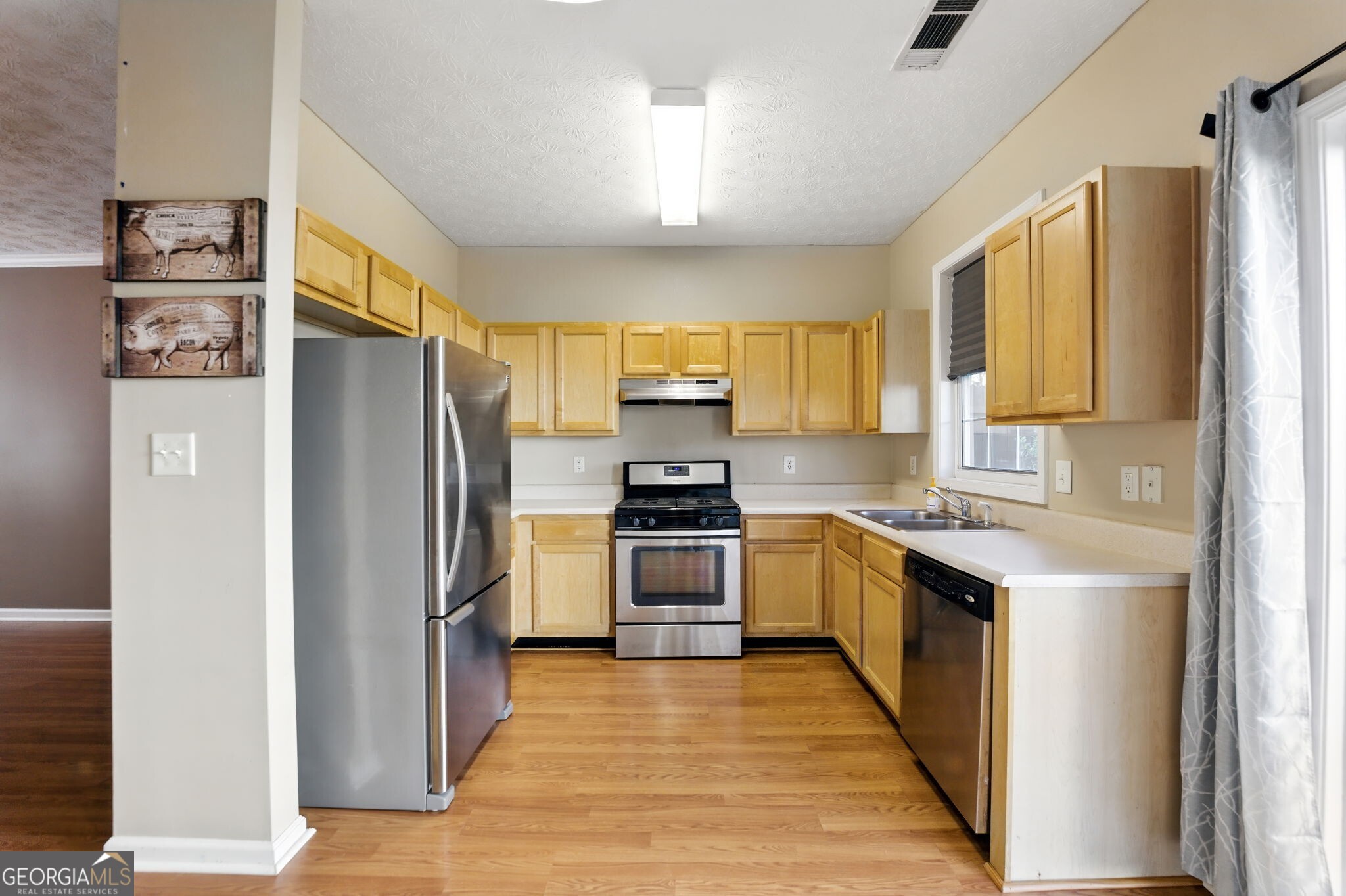 2572 Avery Park Circle Property Photo 5