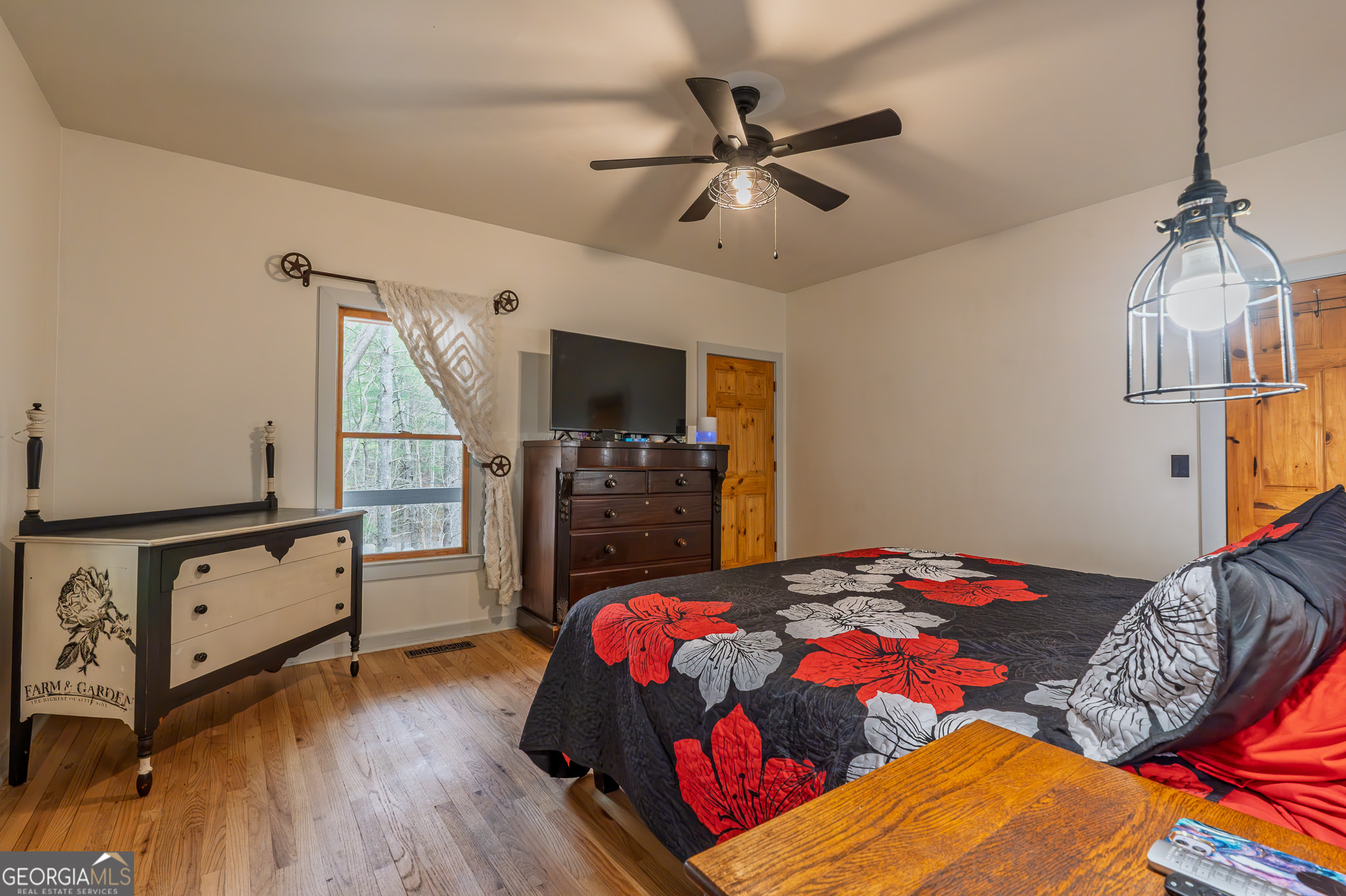 2037 Newport Drive Property Photo 16