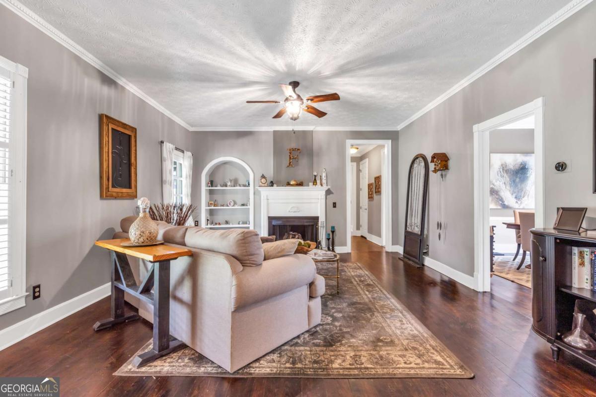 6585 Queen Mill Road Se Property Photo 10