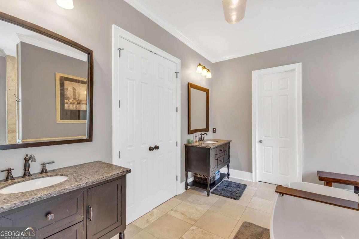 6585 Queen Mill Road Se Property Photo 24