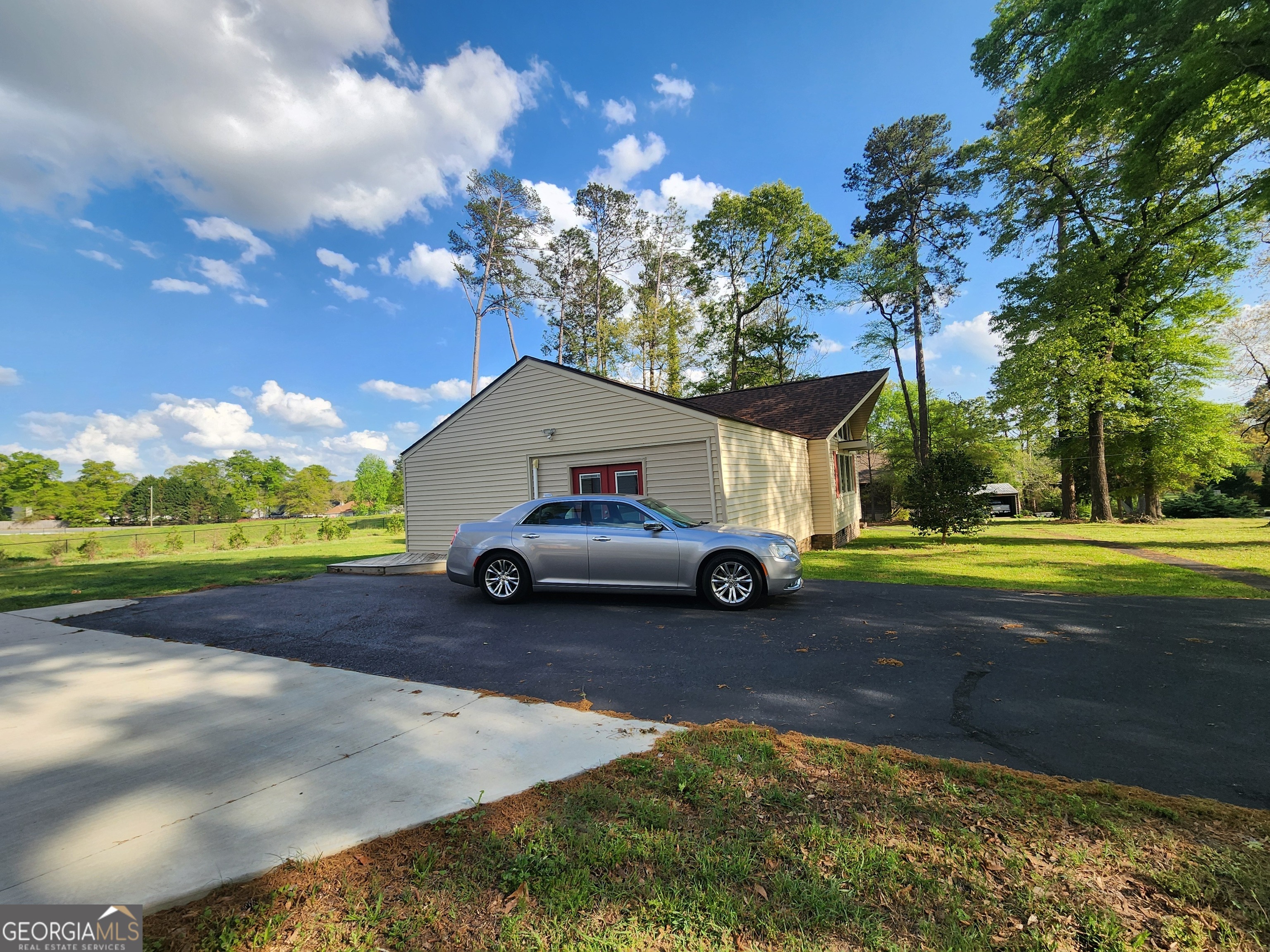 1120 Kathryn Ryals Road Property Photo 2