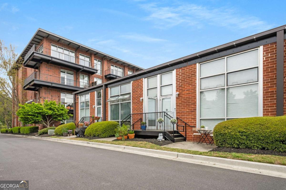 5200 Peachtree Road # 2116 Property Photo 1