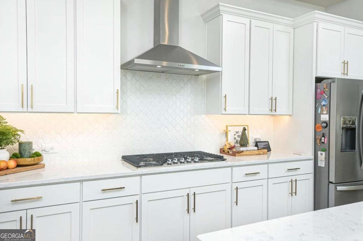 158 Village Green Avenue Property Photo 7