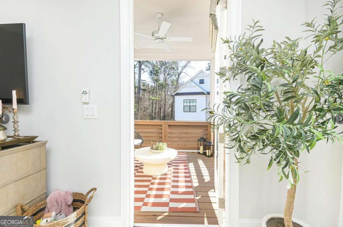 158 Village Green Avenue Property Photo 10