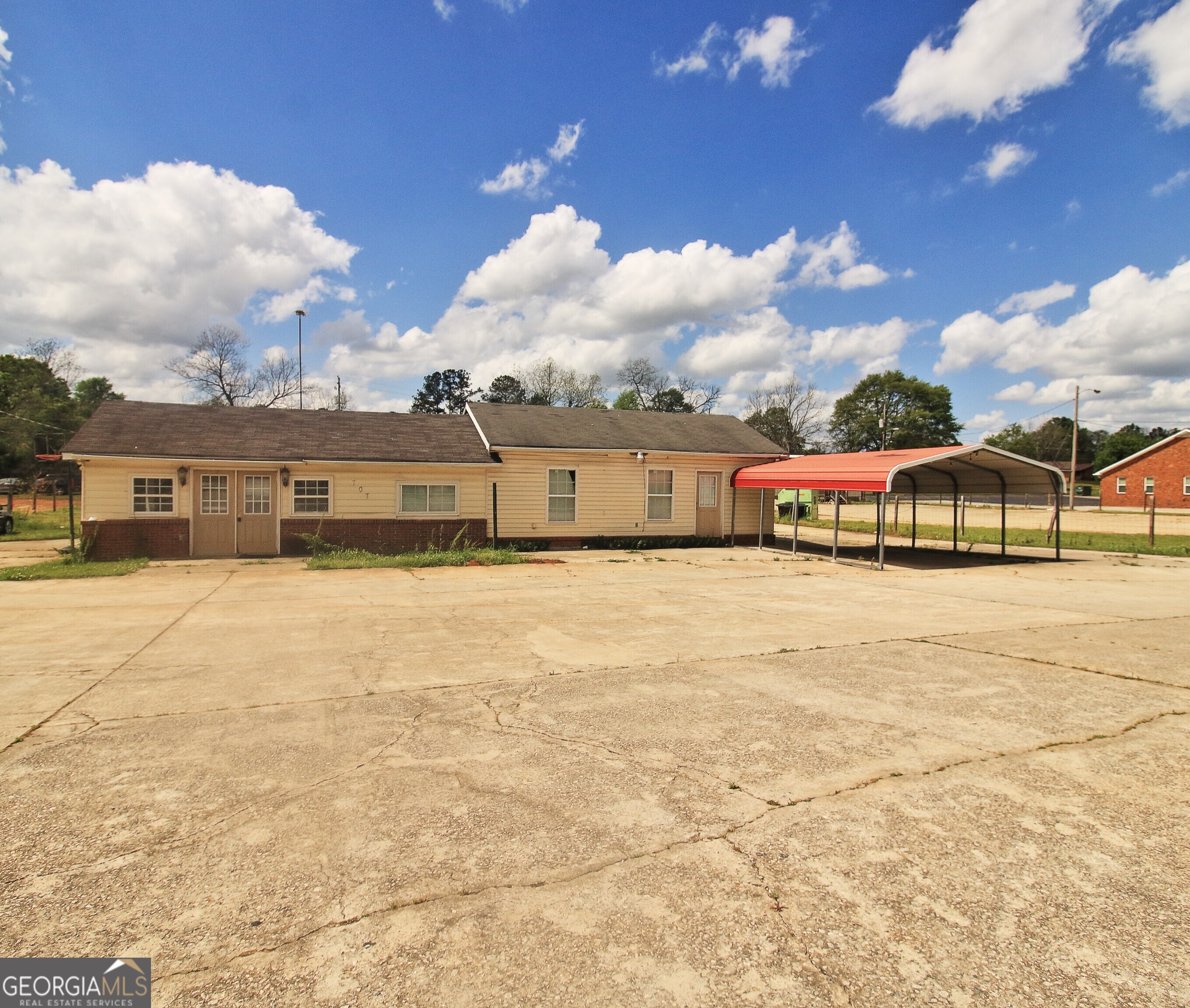 707 N Bethel Street Property Photo 1