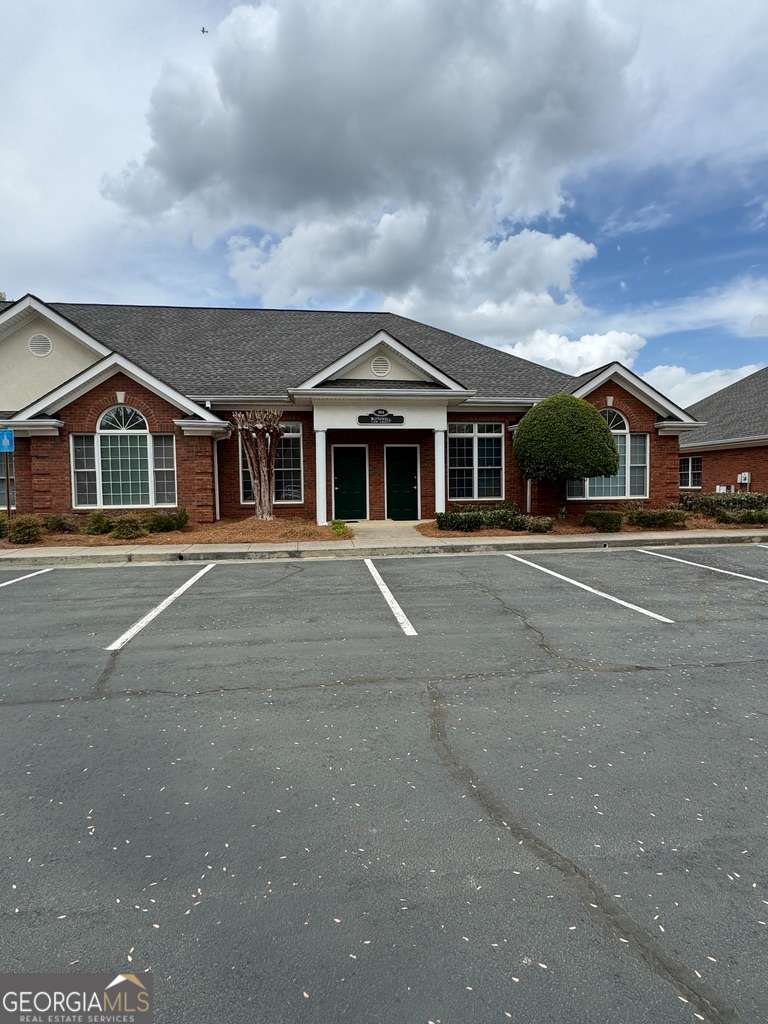 304 E Crossville Road # 304 Property Photo 1