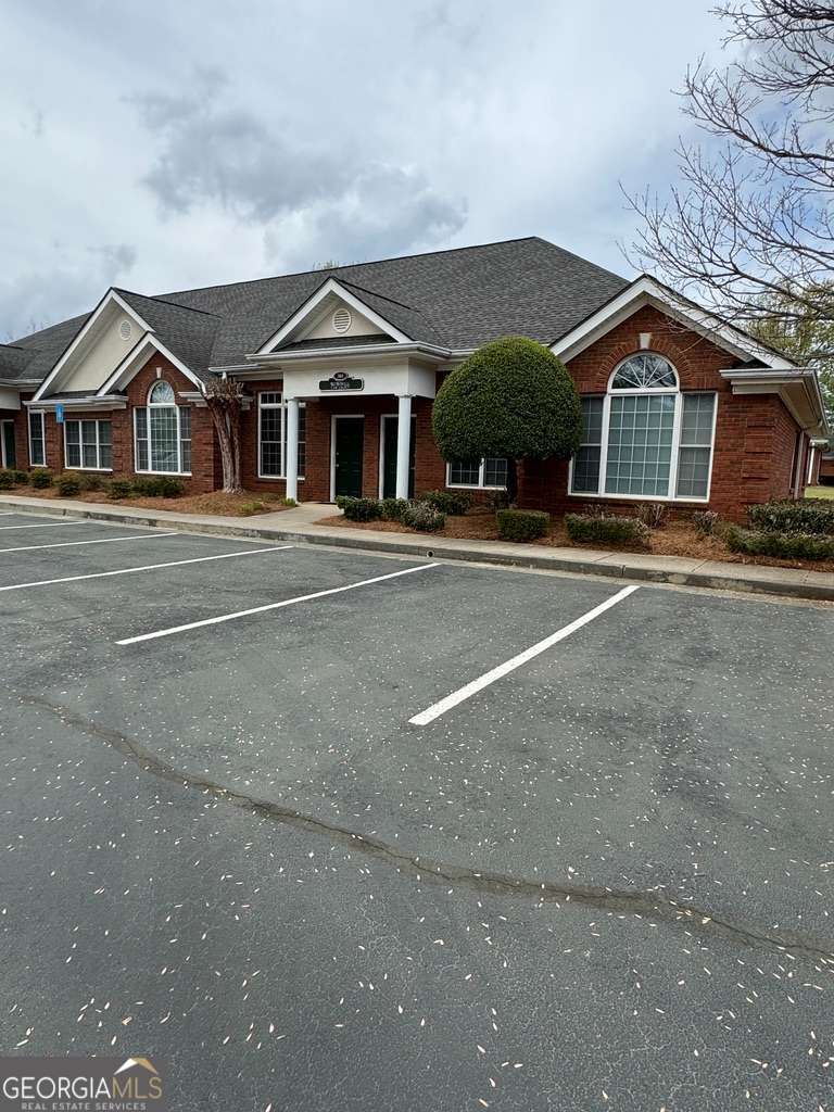 304 E Crossville Road # 304 Property Photo 2