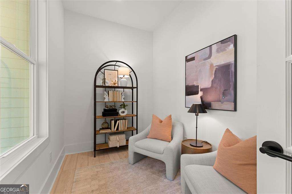 2082 Lyle Avenue Property Photo 15