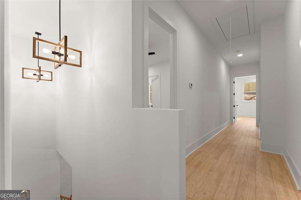 2082 Lyle Avenue Property Photo 17
