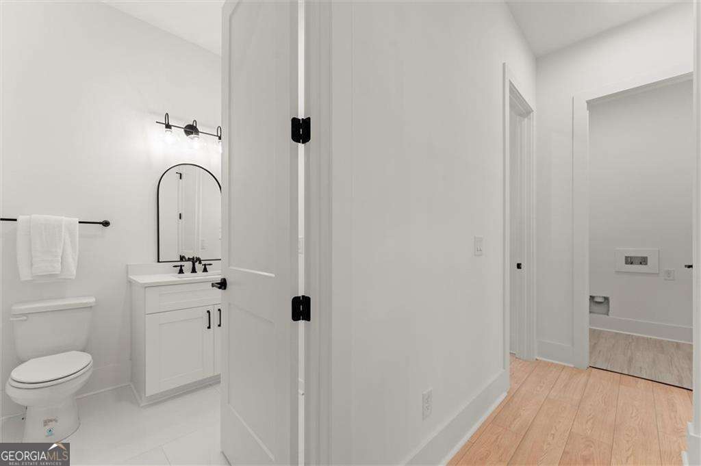 2082 Lyle Avenue Property Photo 18