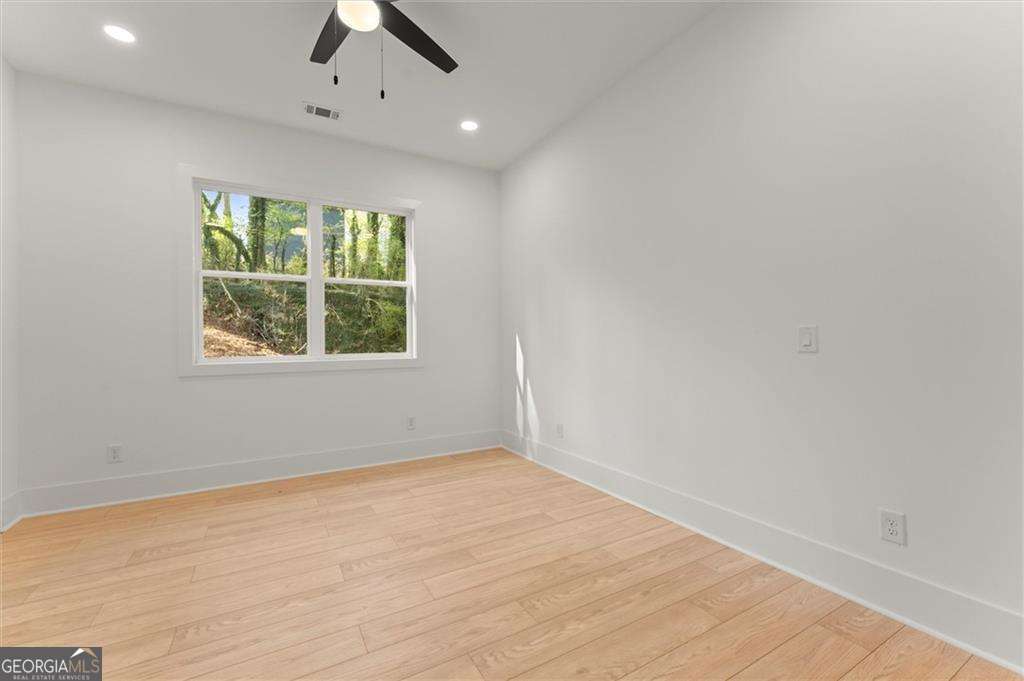 2082 Lyle Avenue Property Photo 20