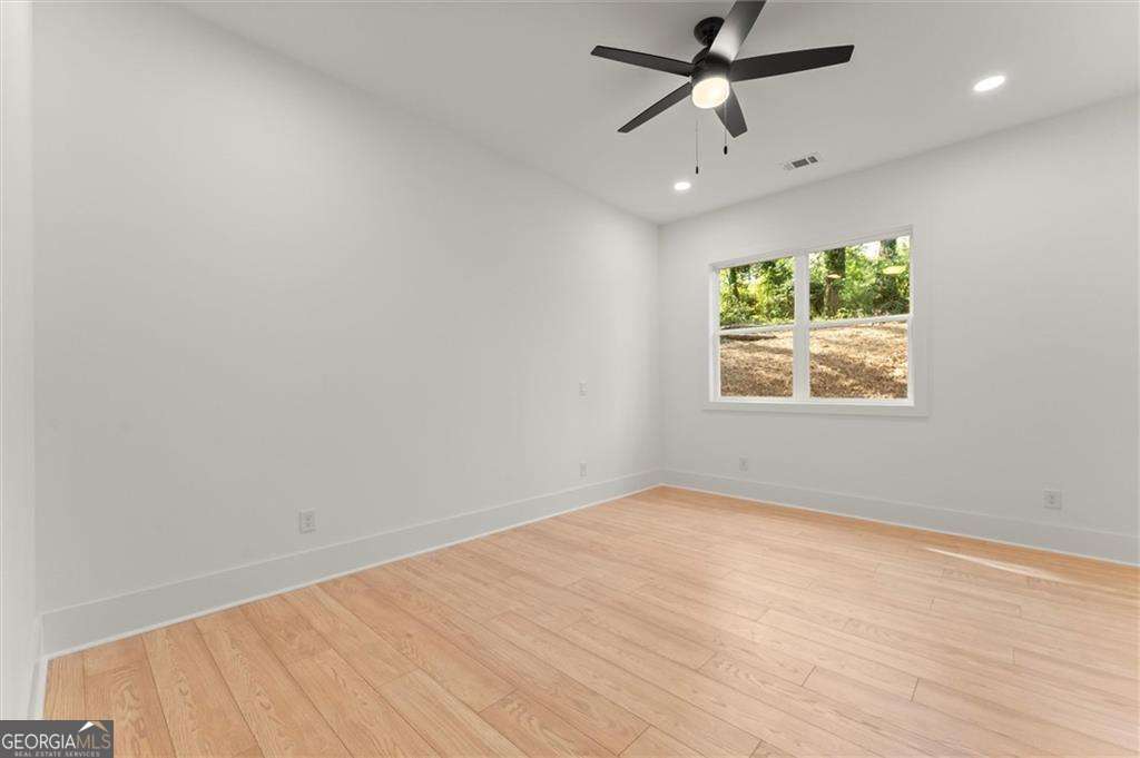 2082 Lyle Avenue Property Photo 25