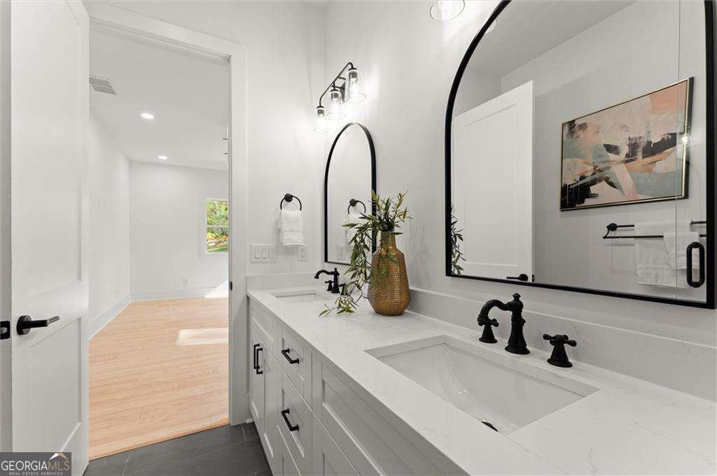 2082 Lyle Avenue Property Photo 38