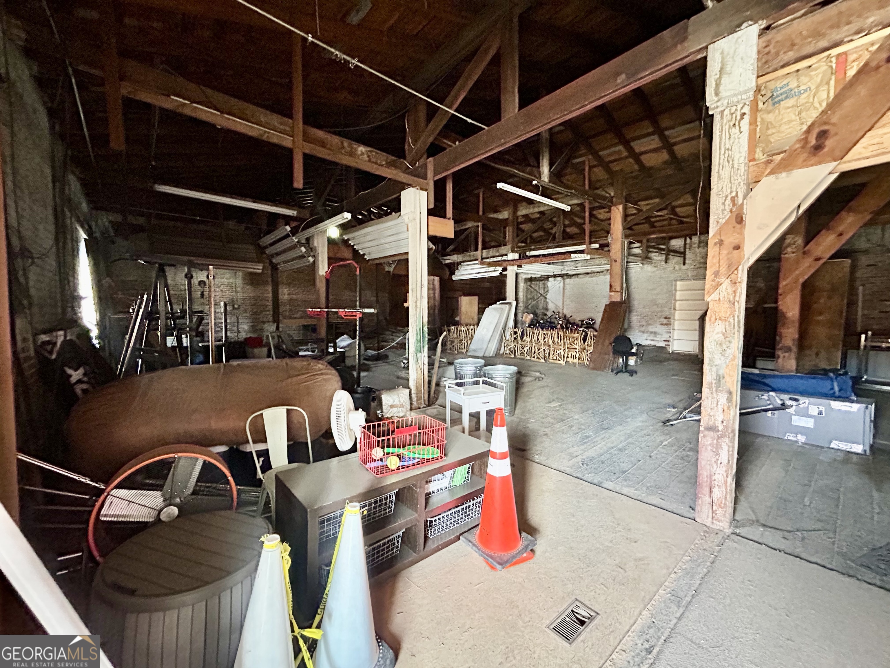 211 S Monroe Street Property Photo 3