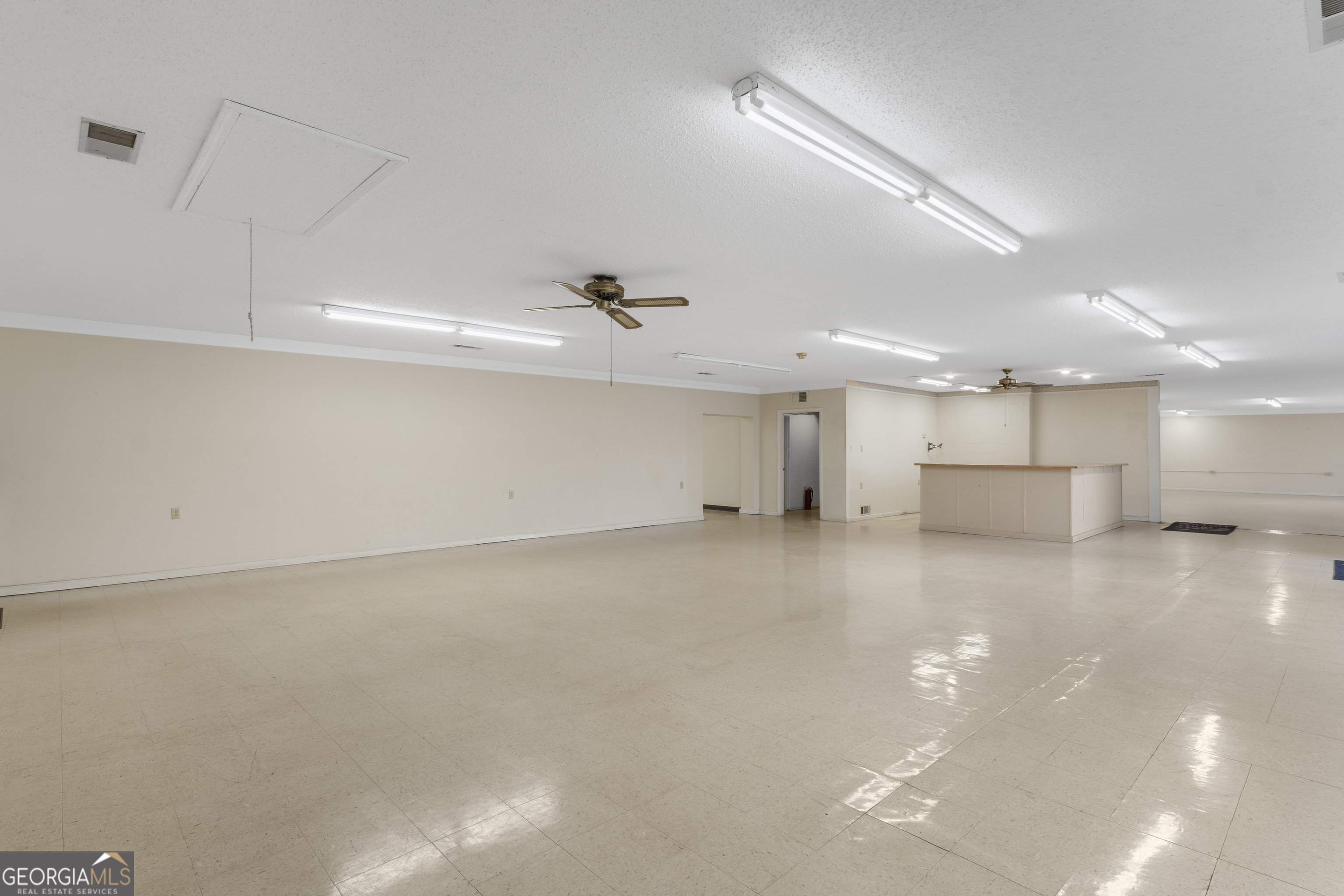 3879 N Expressway Property Photo 4