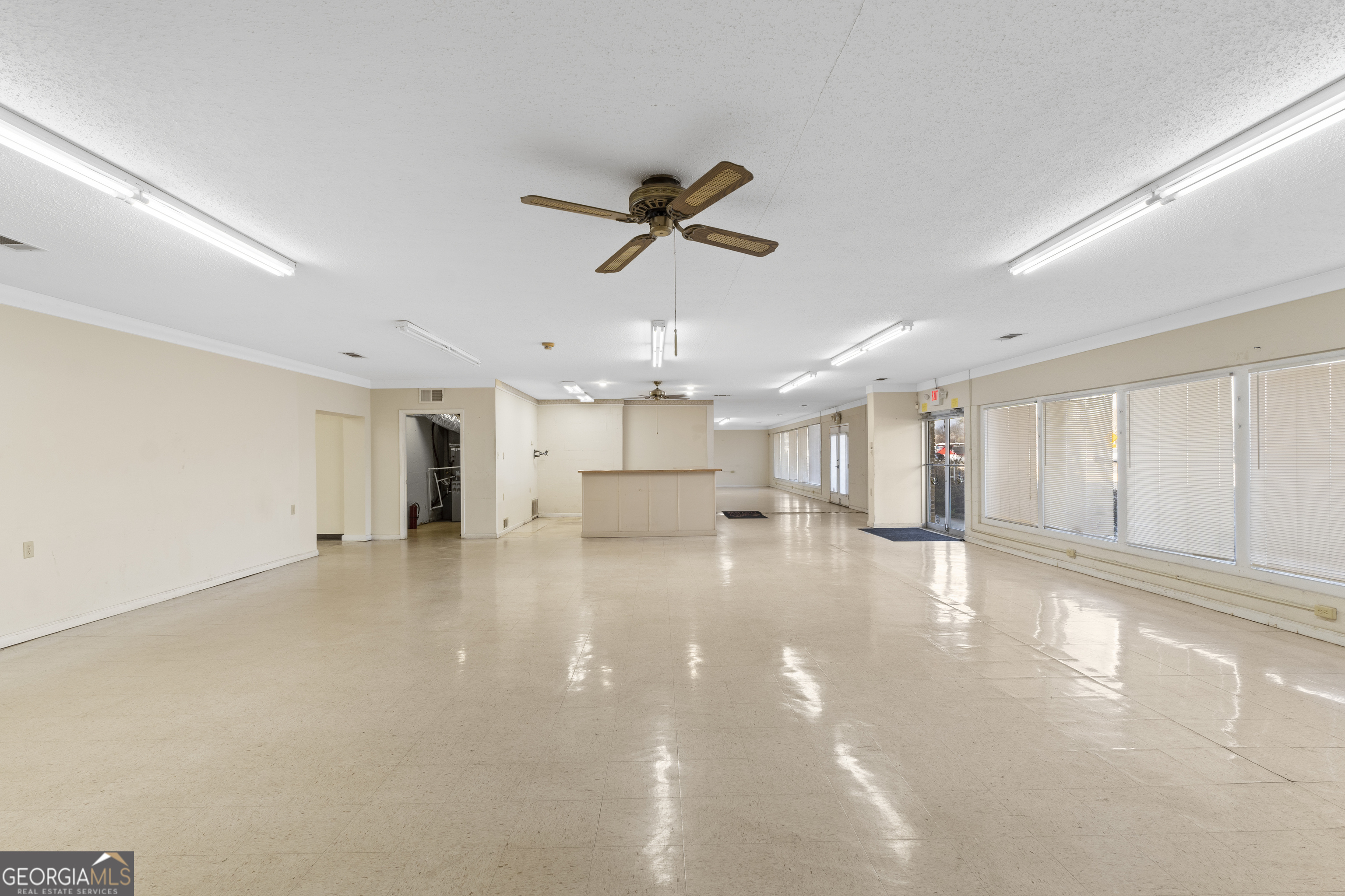 3879 N Expressway Property Photo 5