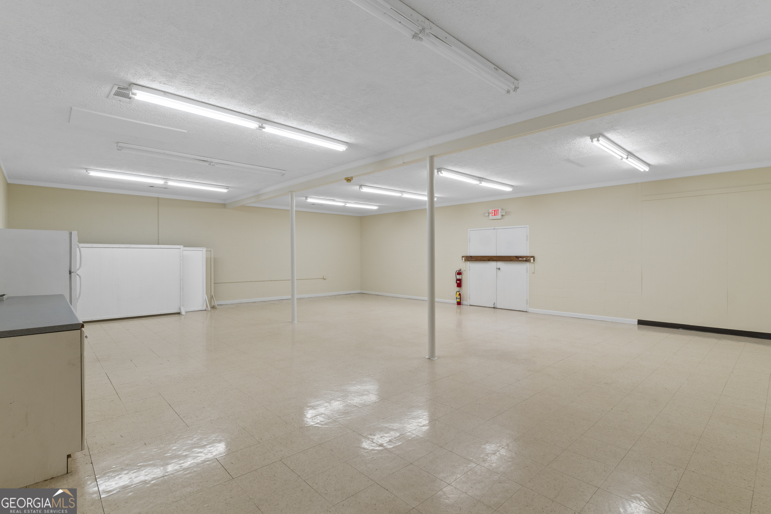 3879 N Expressway Property Photo 7