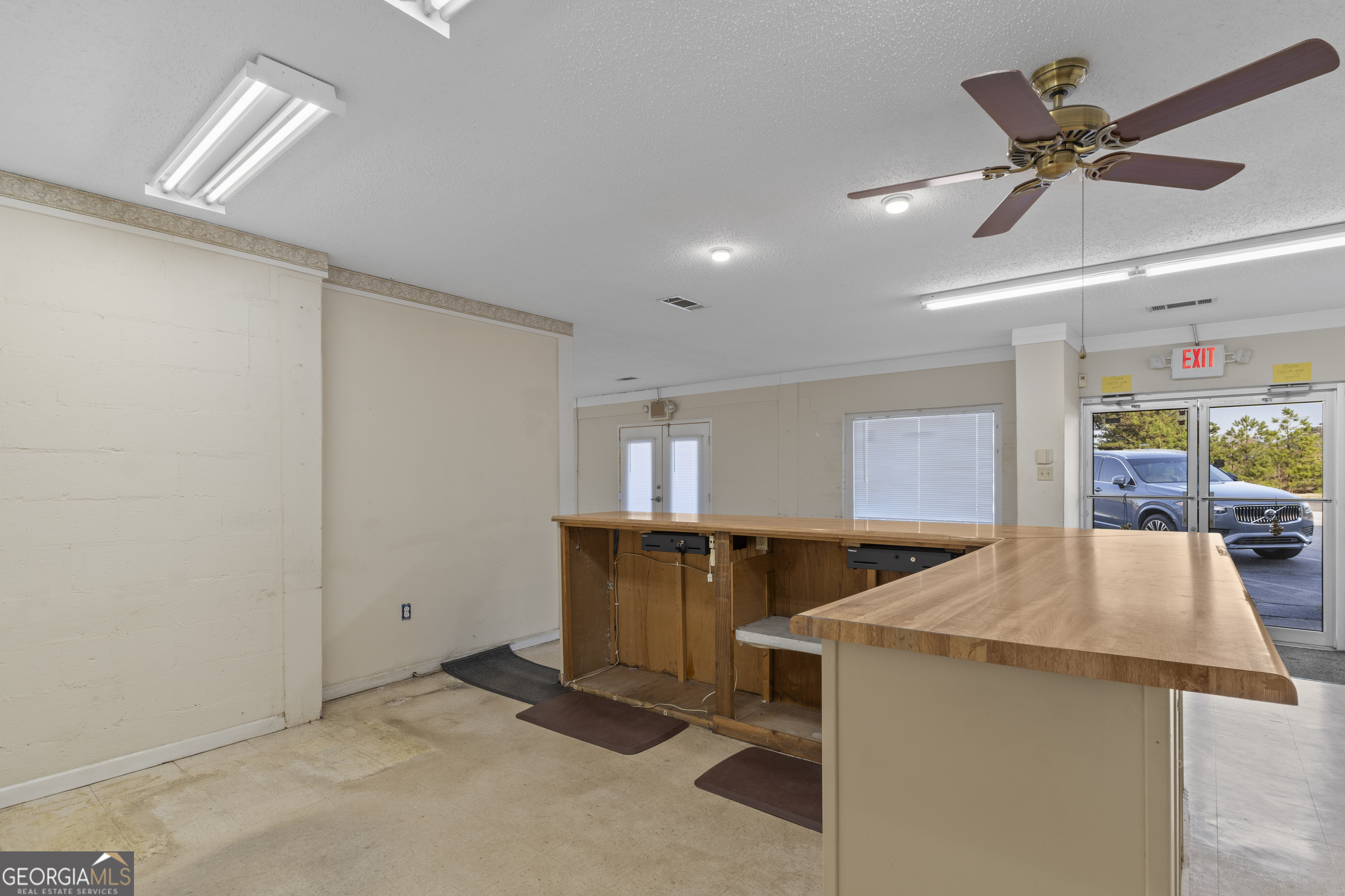 3879 N Expressway Property Photo 11
