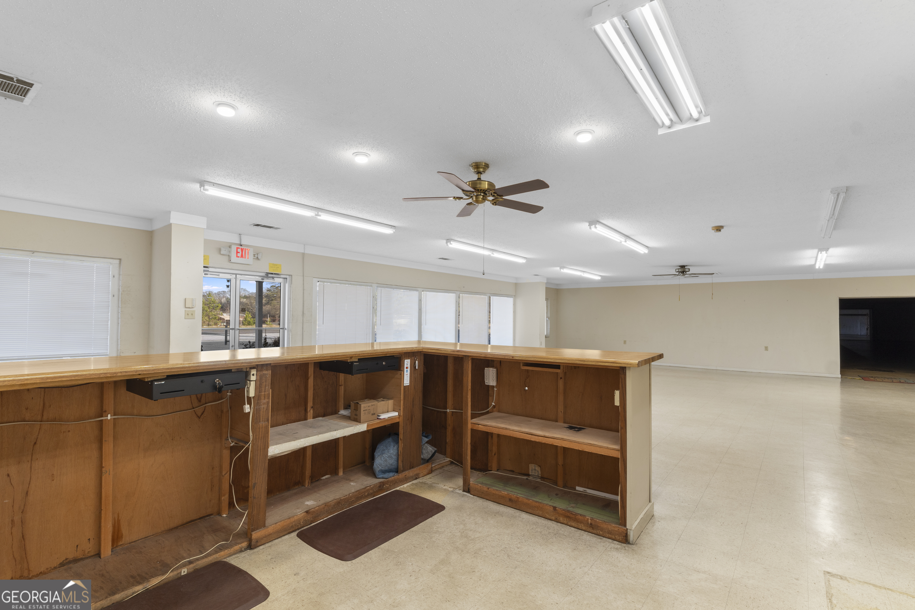 3879 N Expressway Property Photo 12