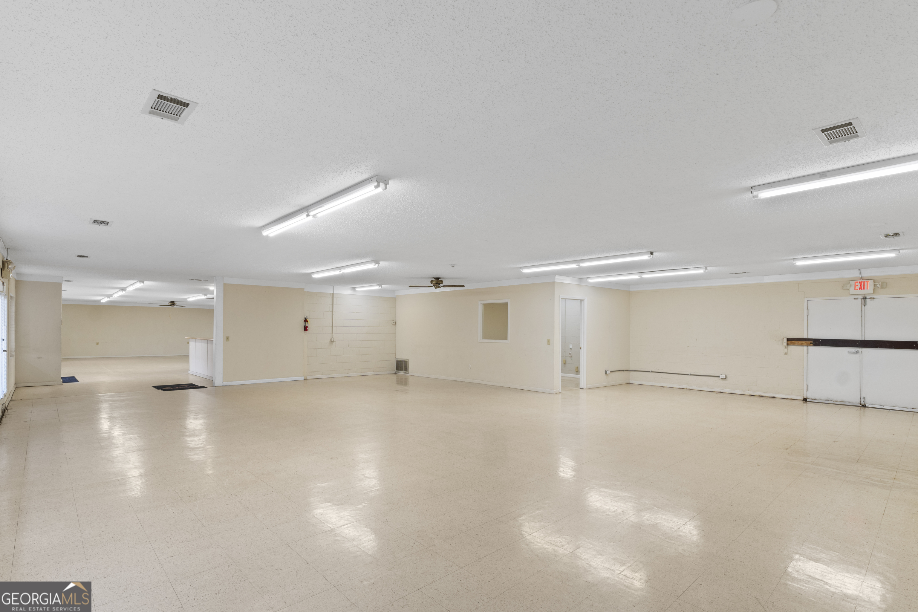 3879 N Expressway Property Photo 14