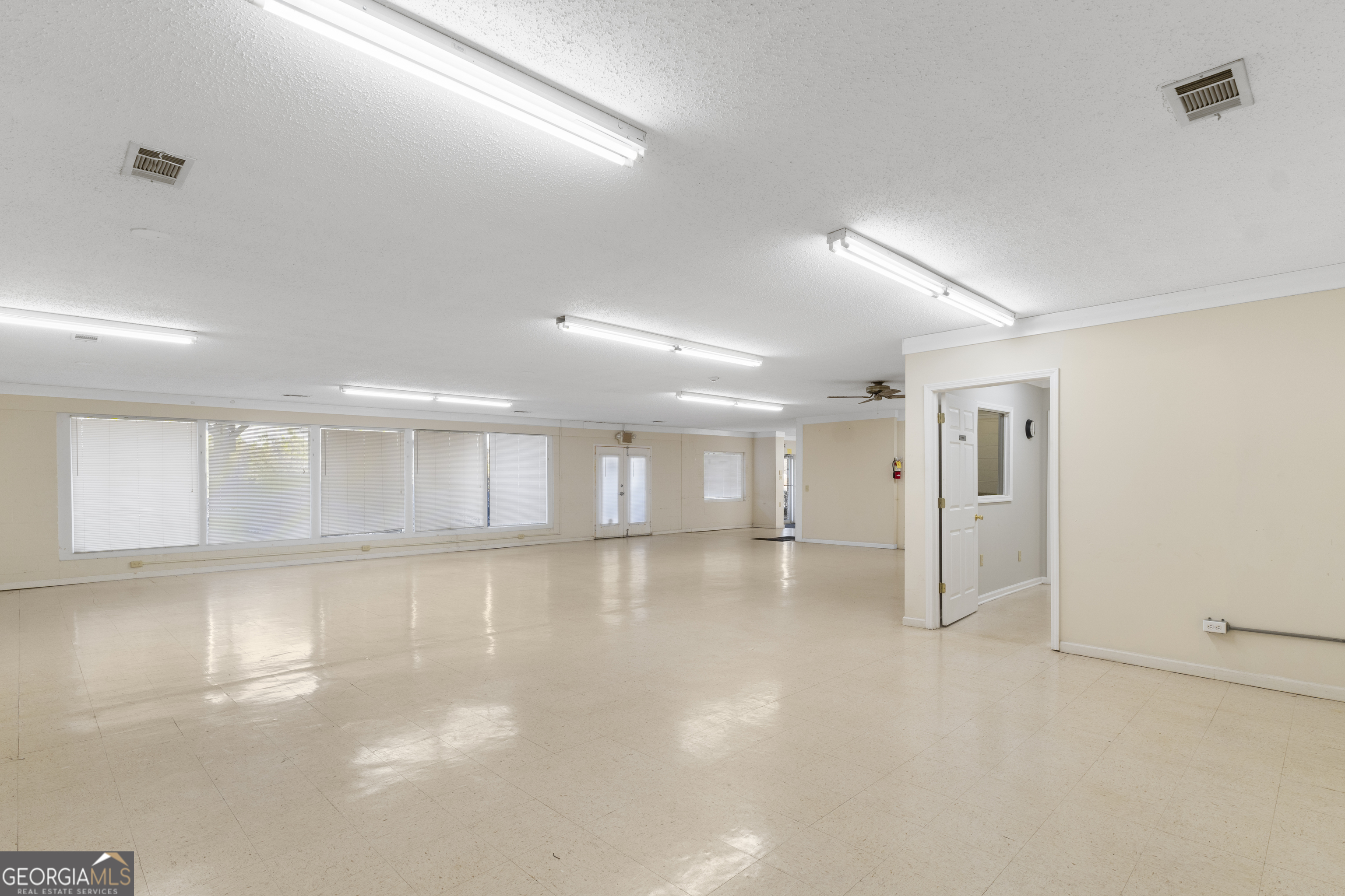 3879 N Expressway Property Photo 15