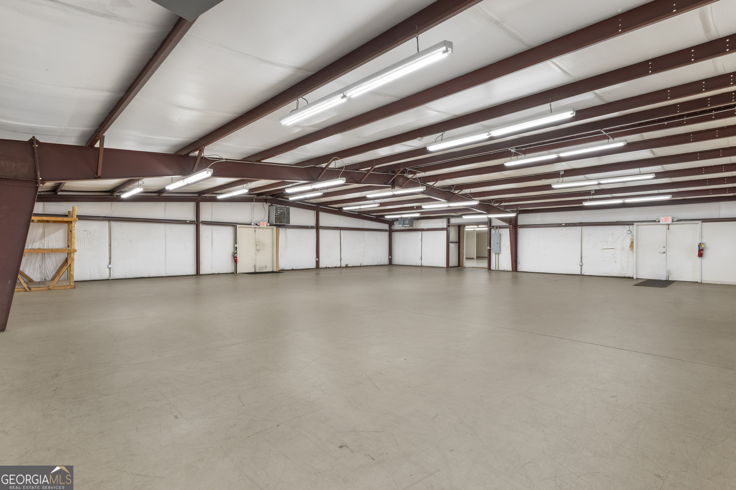 3879 N Expressway Property Photo 26