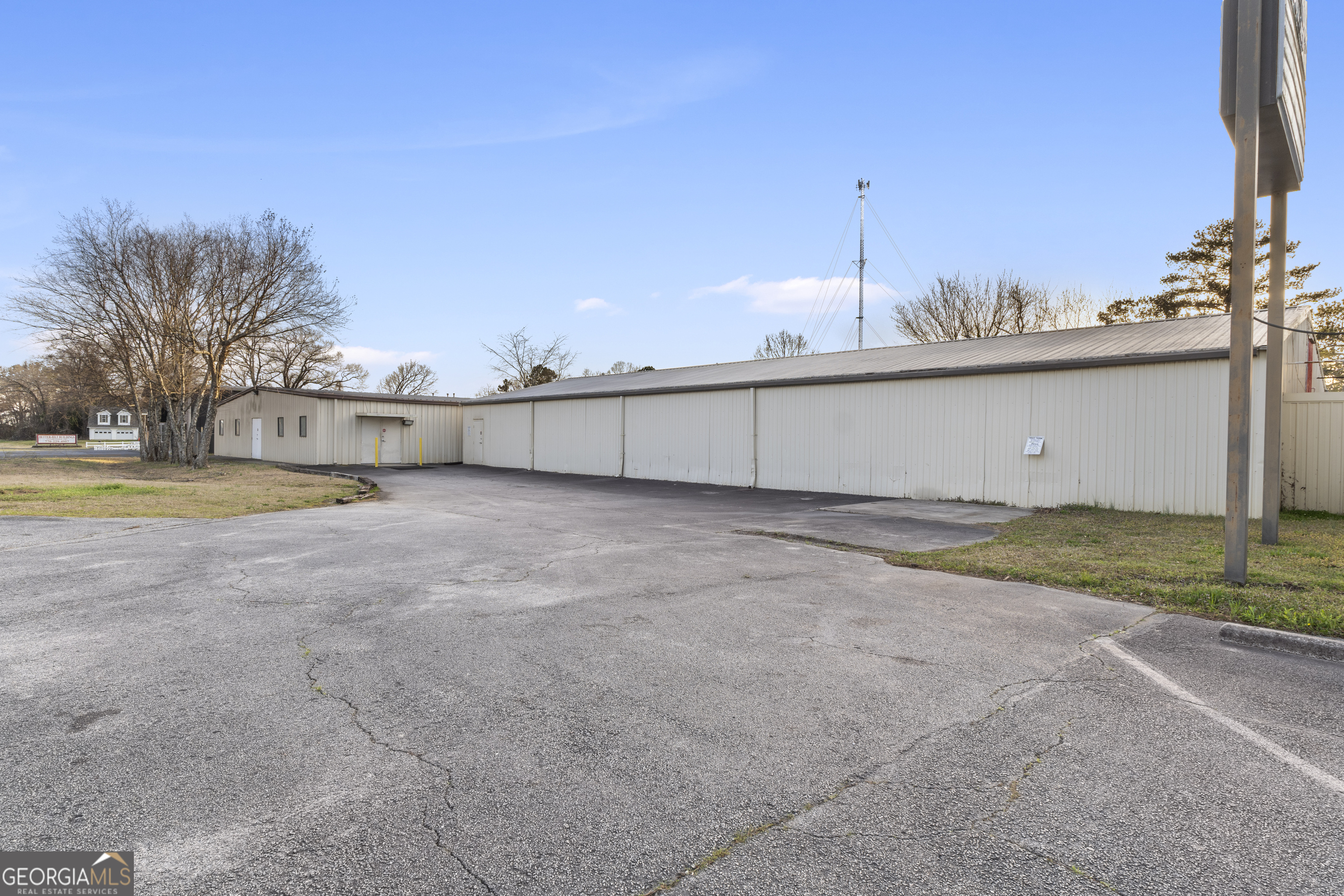 3879 N Expressway Property Photo 31