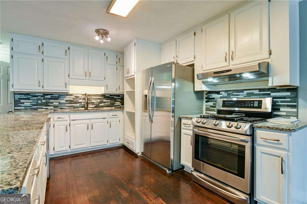 1810 Talbot Court Property Photo 12