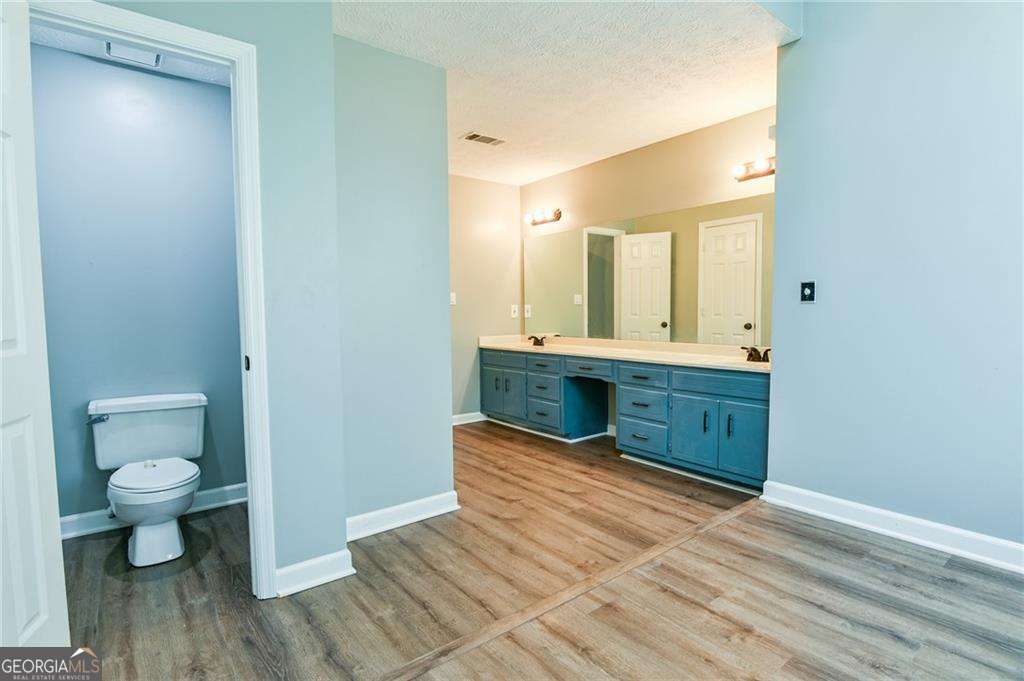 1810 Talbot Court Property Photo 27